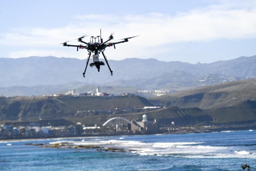 Las Canteras, a vista de dron.