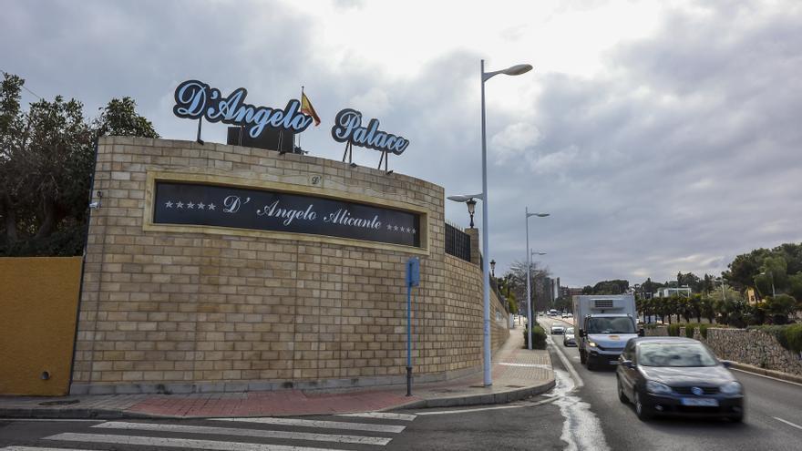 Fachada del D&#039;Angelo Palace, en Alicante.