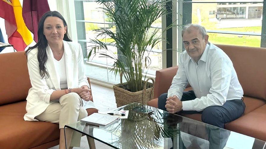Pedreño y la consejera Conesa trabajan para impulsar el cooperativismo en el turismo y las industrias creativas