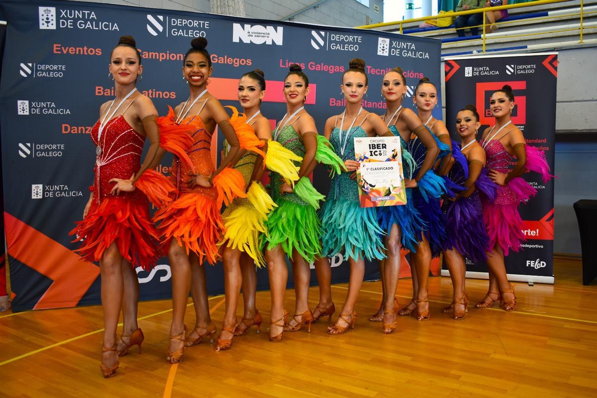 Las integrantes de Colores al Compás, en Fene.