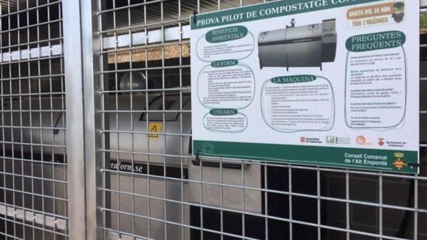 El nou compostador mecanitzat ubicat al camp de futbol.