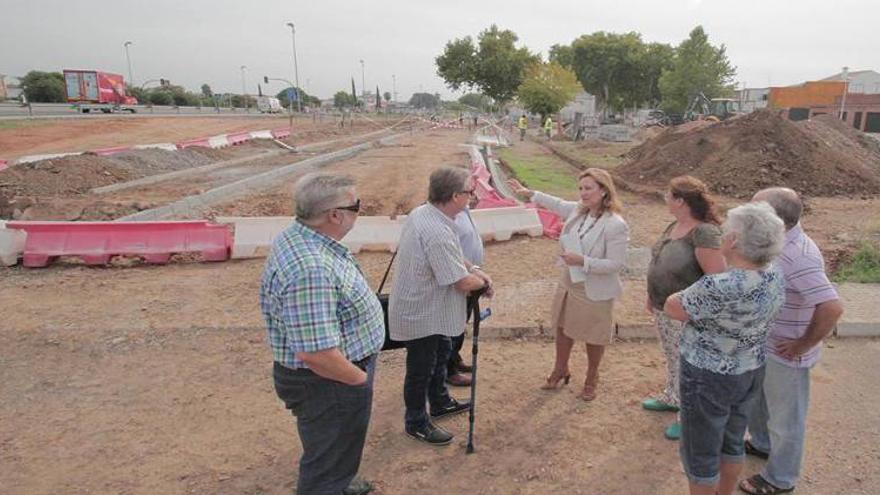 El Ayuntamiento conecta el barrio Parque Azahara con la Electromecánicas