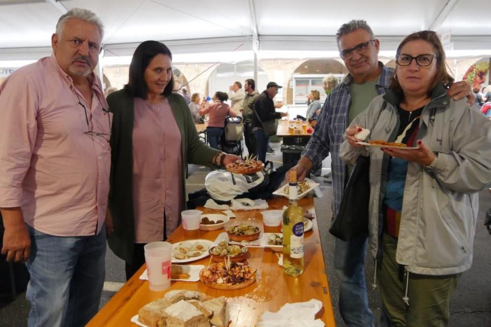 Las imágenes de la jornada del martes de la Festa do Marisco de O Grove