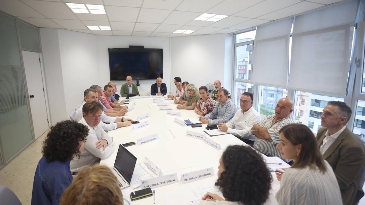 Reunión en A Coruña de la comisión de seguimiento del Área de Transporte Metropolitano