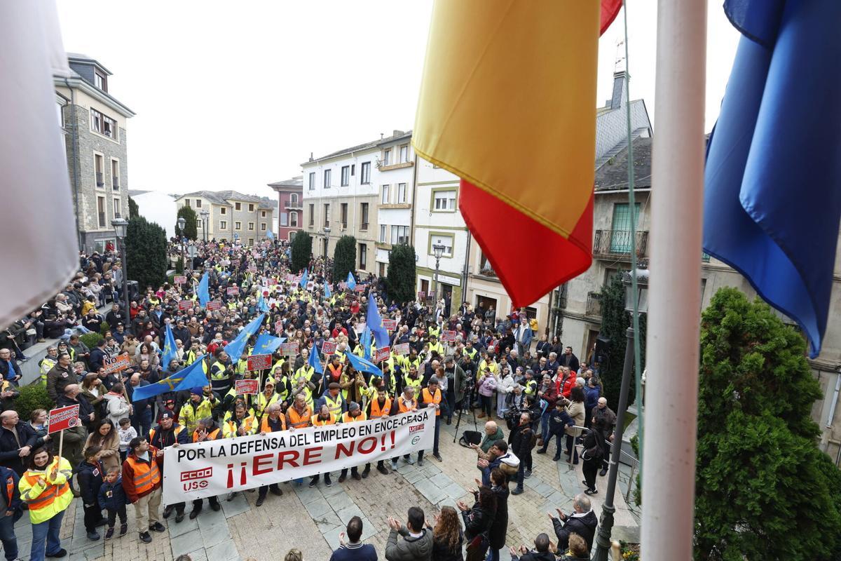 EN IMÁGENES: Así fue la manifestación que llenó las calles de Navia en ...