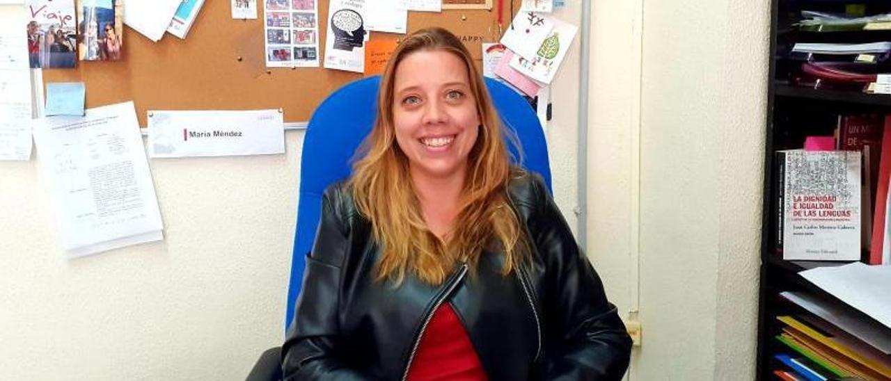 La profesora viguesa María Méndez, ensu despacho de la Universidadde Alicante.