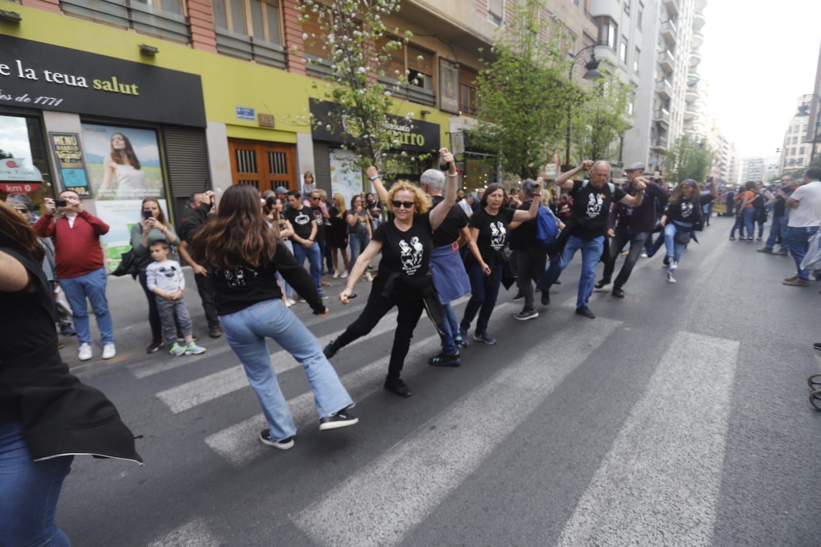 Manifestación en València para conmemorar la diada del 25 de abril