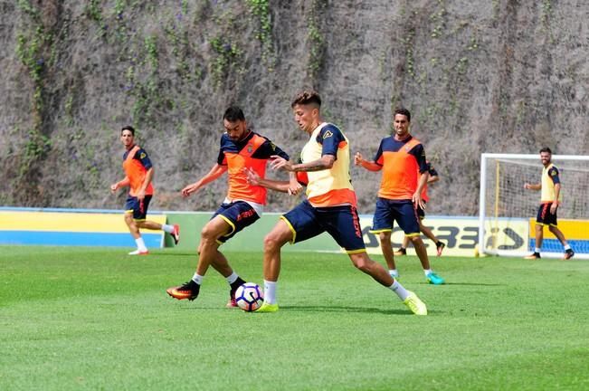 Entrenamienro de la UD Las Palmas previo a la ...