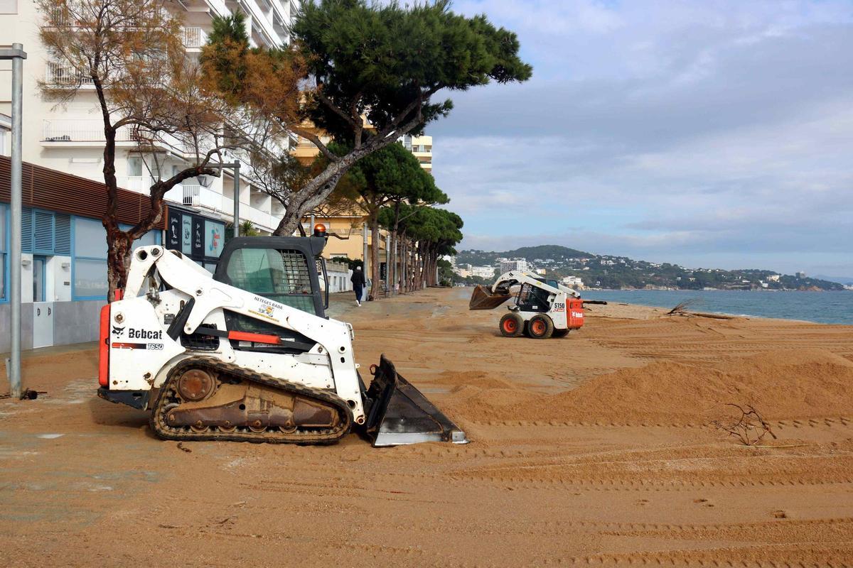 Les fotos de l'estat del passeig marítim de Platja d’Aro després de la llevantada