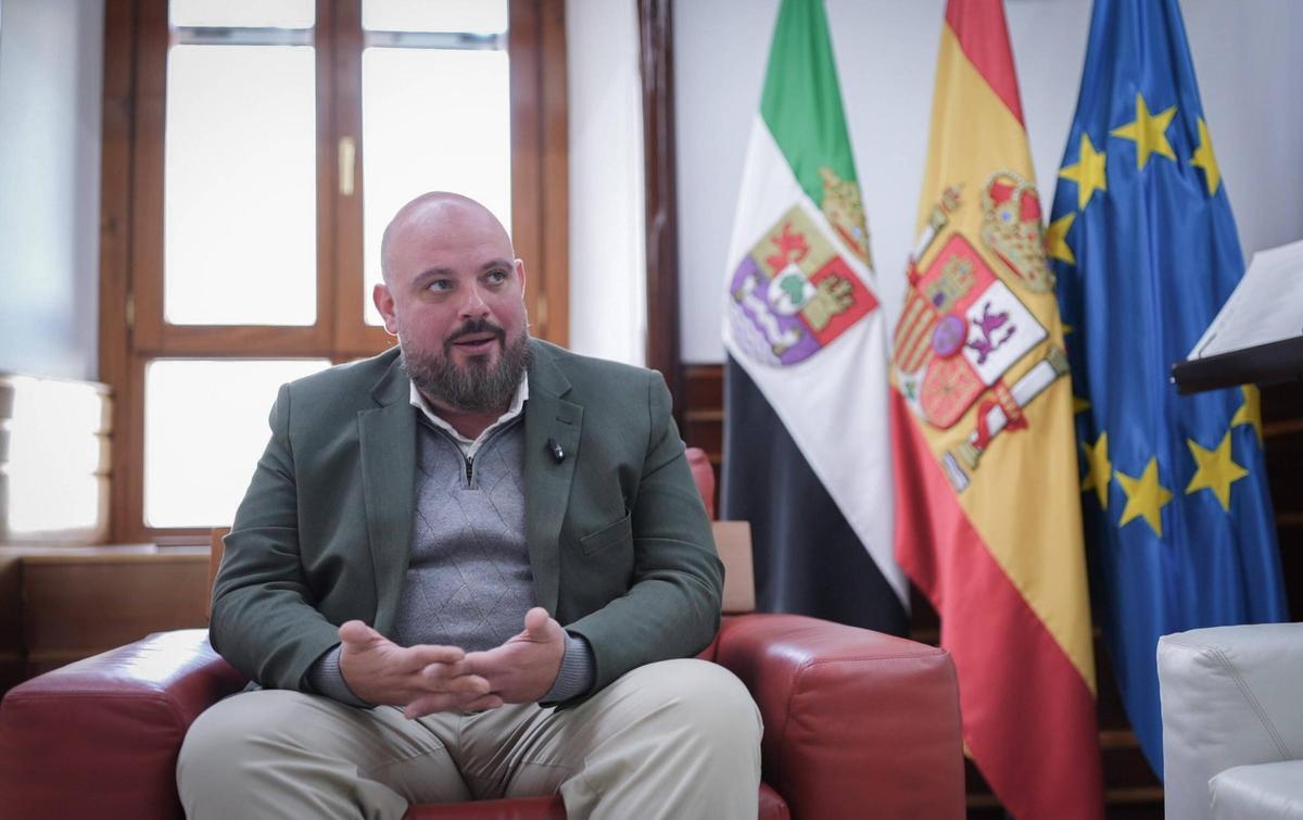 MERIDA. MANUEL NAHARRO. PRESIDENTE MESA ASAMBLEA DE EXTREMADURA