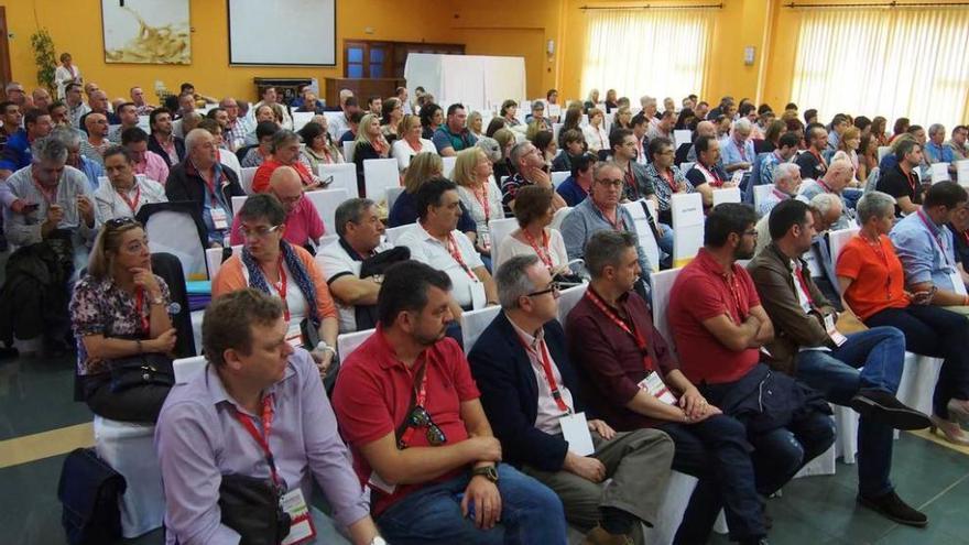 Participantes en el congreso fundacional de la nueva Federación de Servicios de UGT-Asturias.