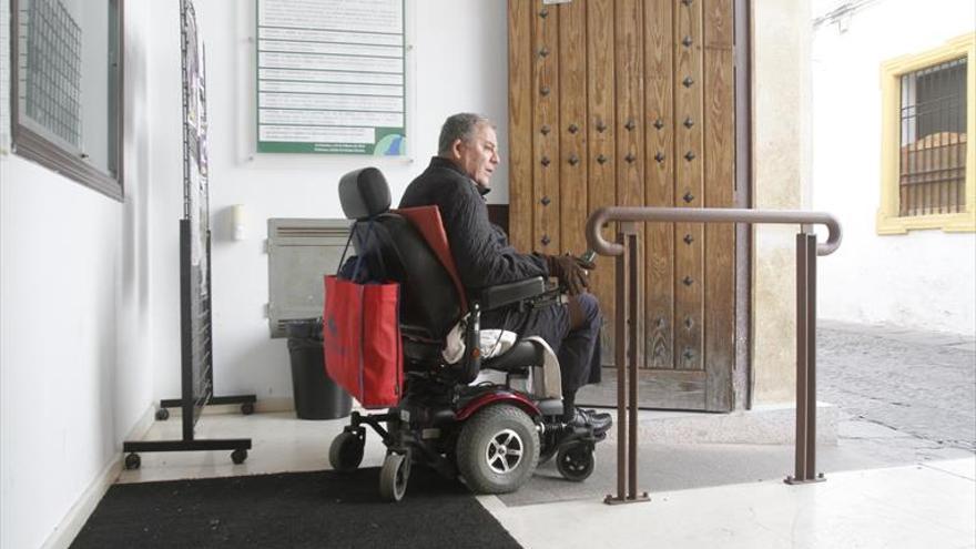 Un estudiante discapacitado convierte su silla de ruedas en un