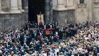Así ha sido el funeral de José Ballesta y el posterior cortejo fúnebre hasta el tanatorio