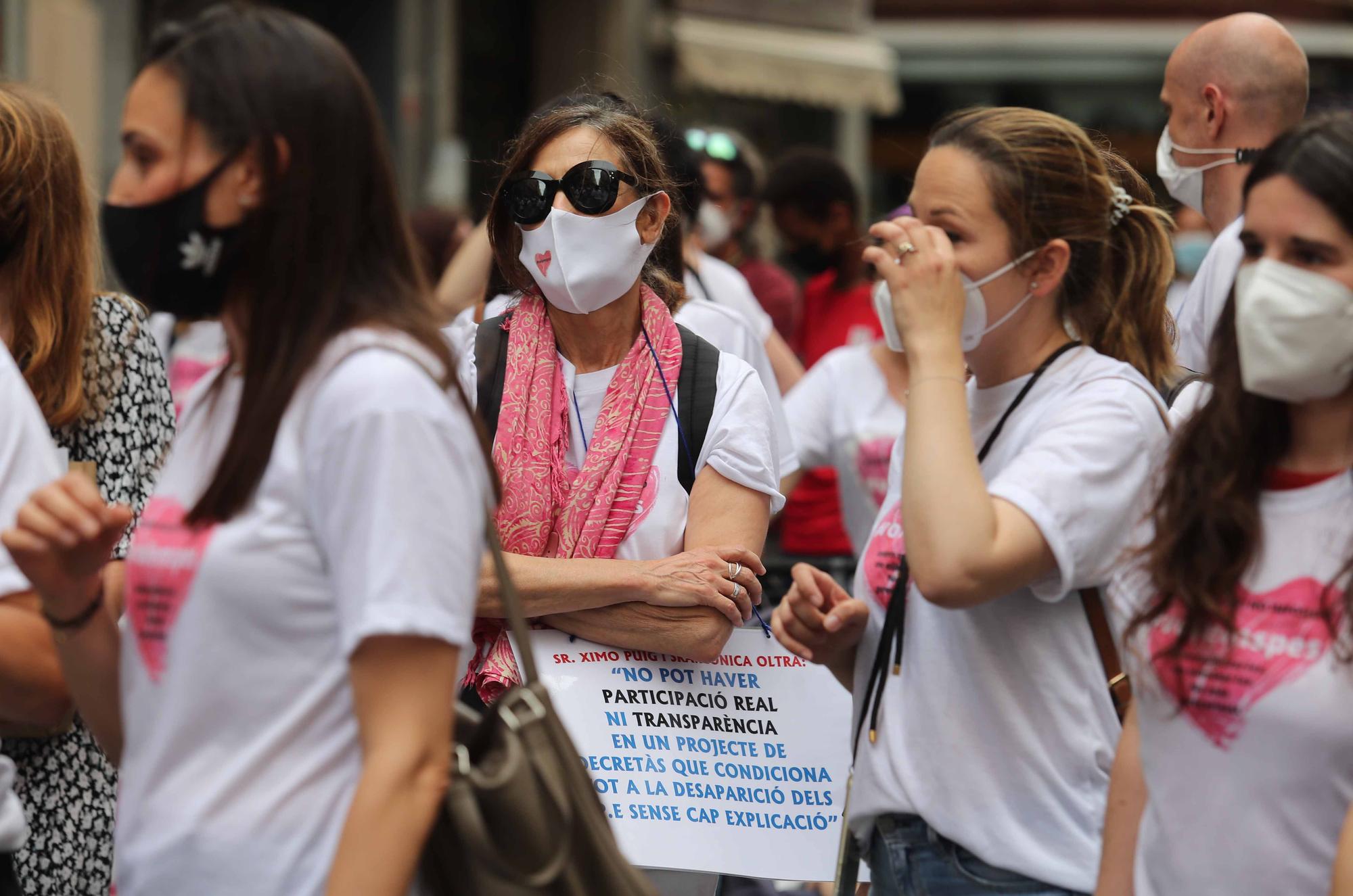 Protesta en València contra el "desmantelamiento" de los SPES y reclama "diálogo" a Educación