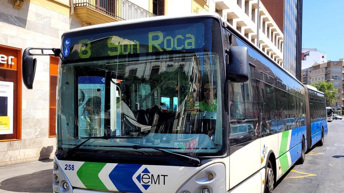 Agentes de la Policía Local prestarán servicio en los buses de la EMT.