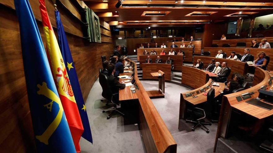 Hemiciclo del Parlamento regional durante un Pleno.