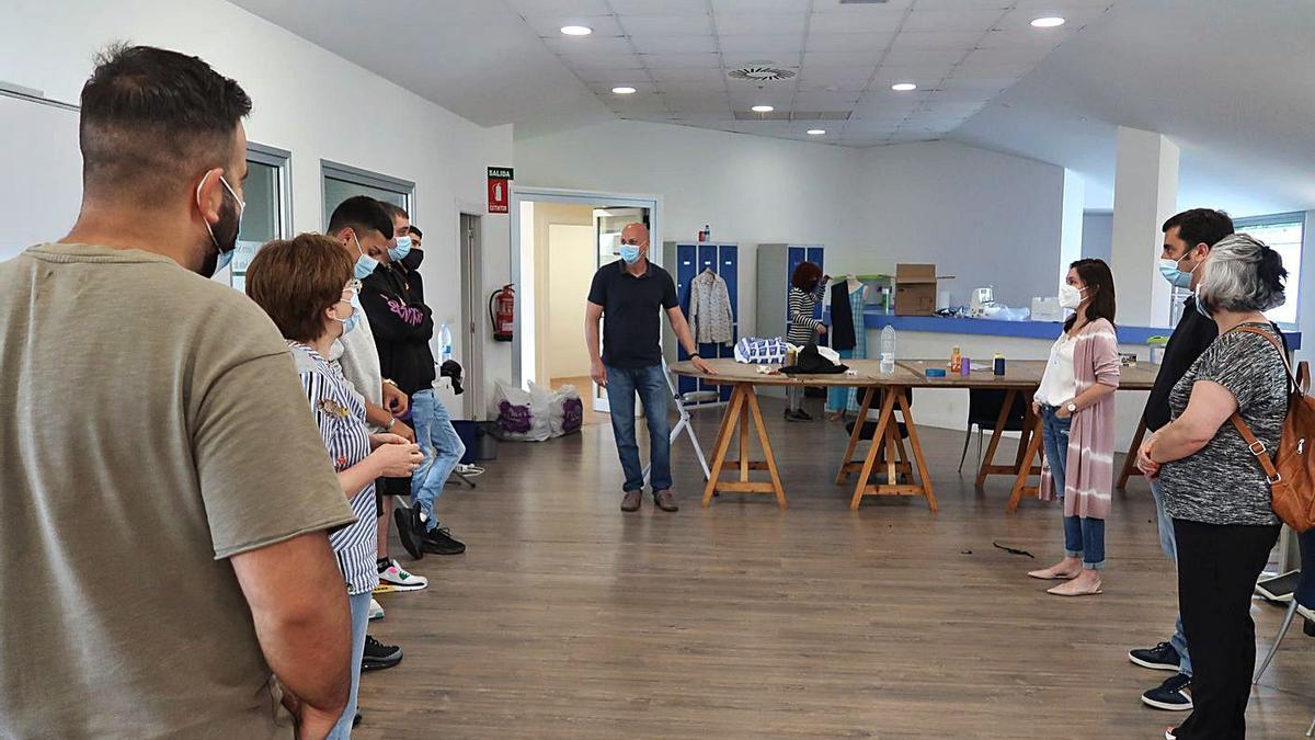 Participantes y responsables municipales, durante la clausura del curso.