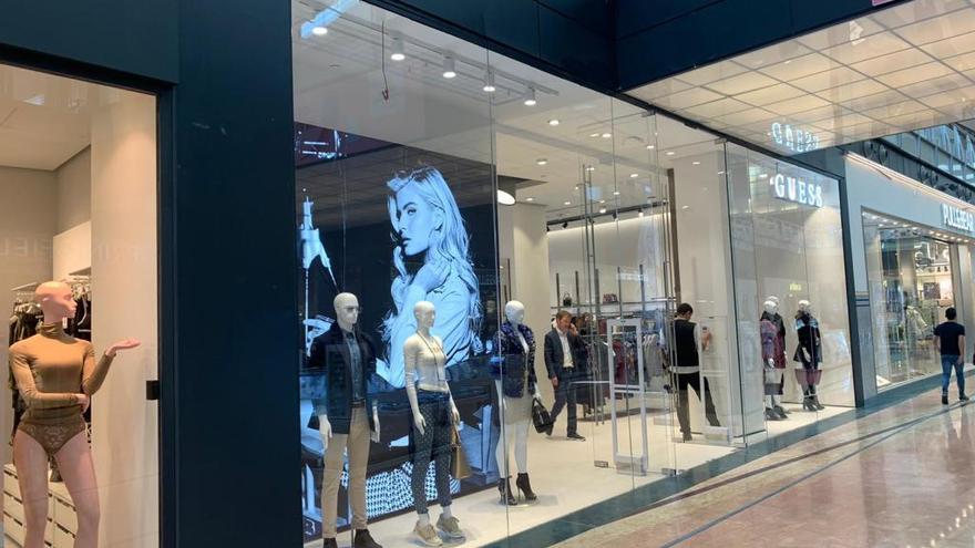 La firma GUESS aterriza en Nueva Condomina