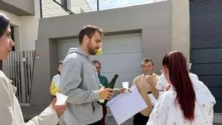 Brindis y alegría en Portaje por las llaves de cuatro nuevas viviendas de alquiler social