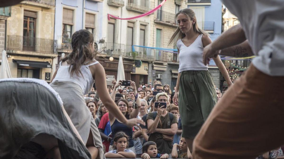 Un moment de l’espectacle de dansa «Transformacions» | OSCAR BAYONA