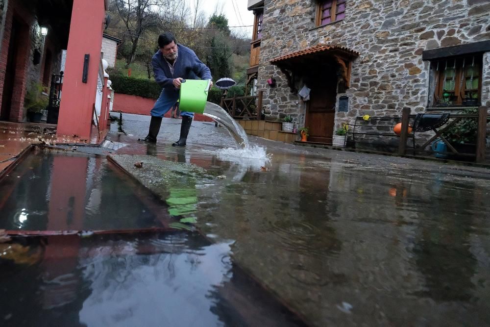 Los efectos del temporal "Ana" en Asturias