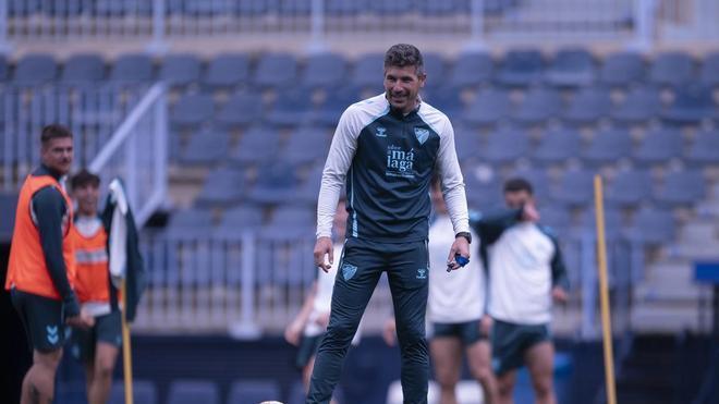 Funes, entrenador del Málaga CF: "El Andorra es el equipo más asociativo y presionante de la Liga, pero no es invencible"
