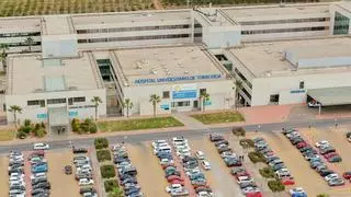 El departamento de Torrevieja tarda una semana de media en dar cita para atención primaria y 94 días en realizar cirugías no urgentes