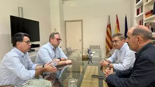 El alcalde de San Vicente reclama en València las obras educativas prometidas desde hace años