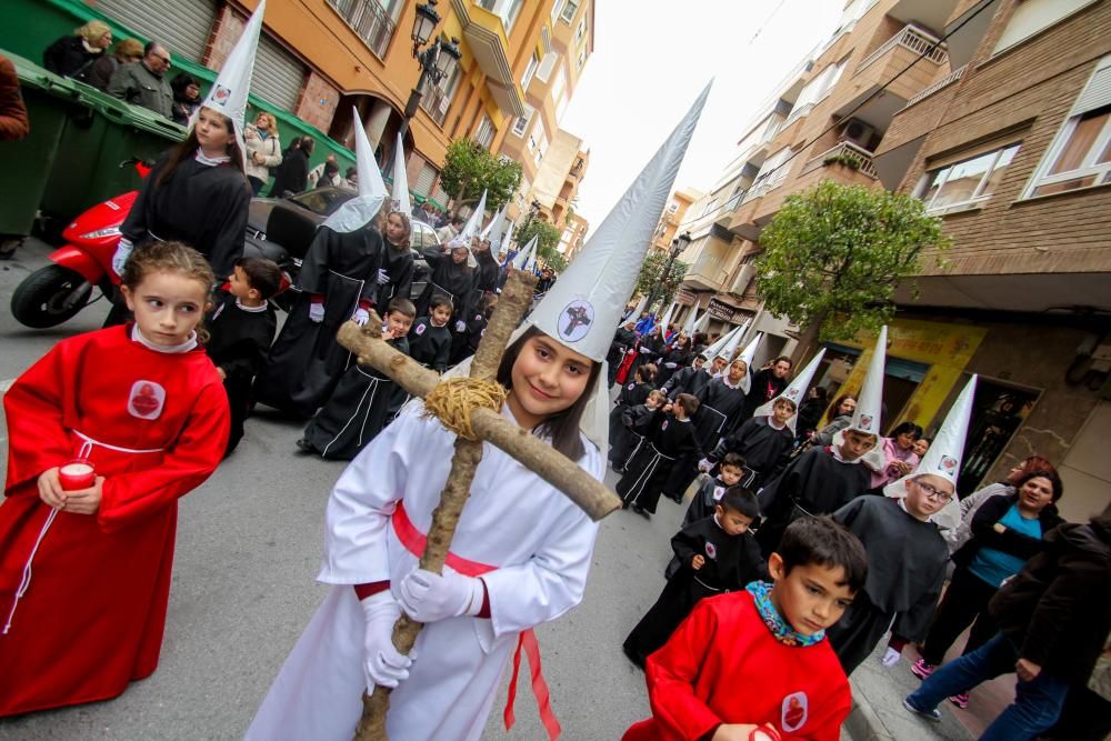 Via Crucis en versión infantil en Sax