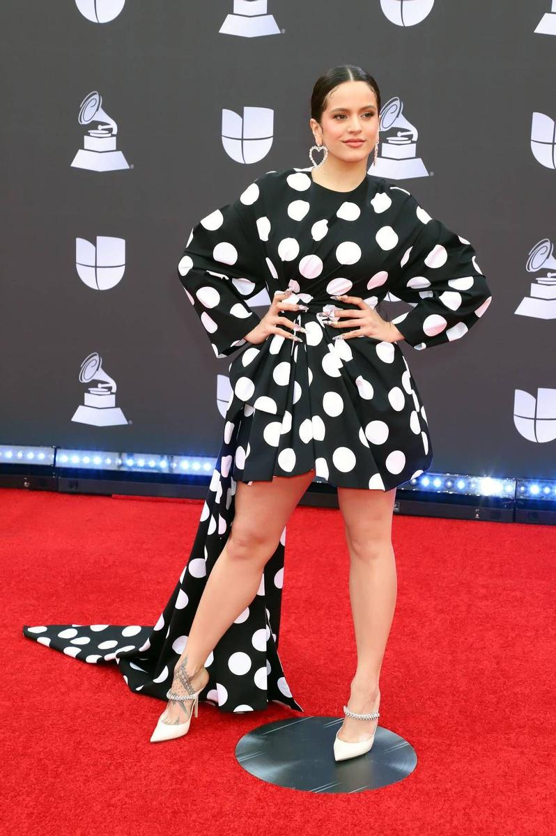 Rosalía a su llegada a los Latin Grammy de 2019