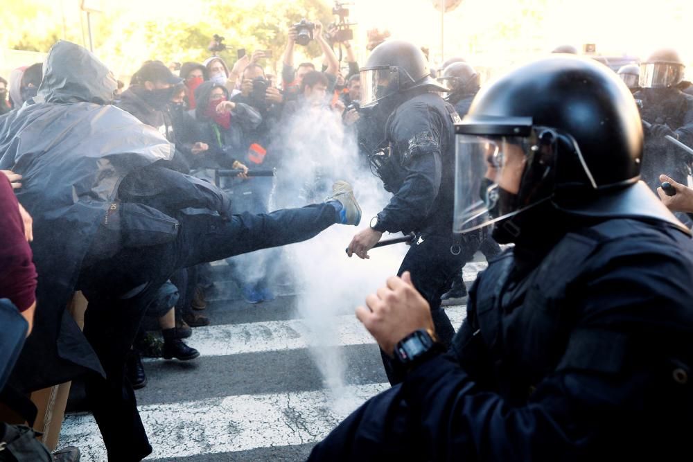 Momentos de tensión tras una carga de los Mossos contra los CDR