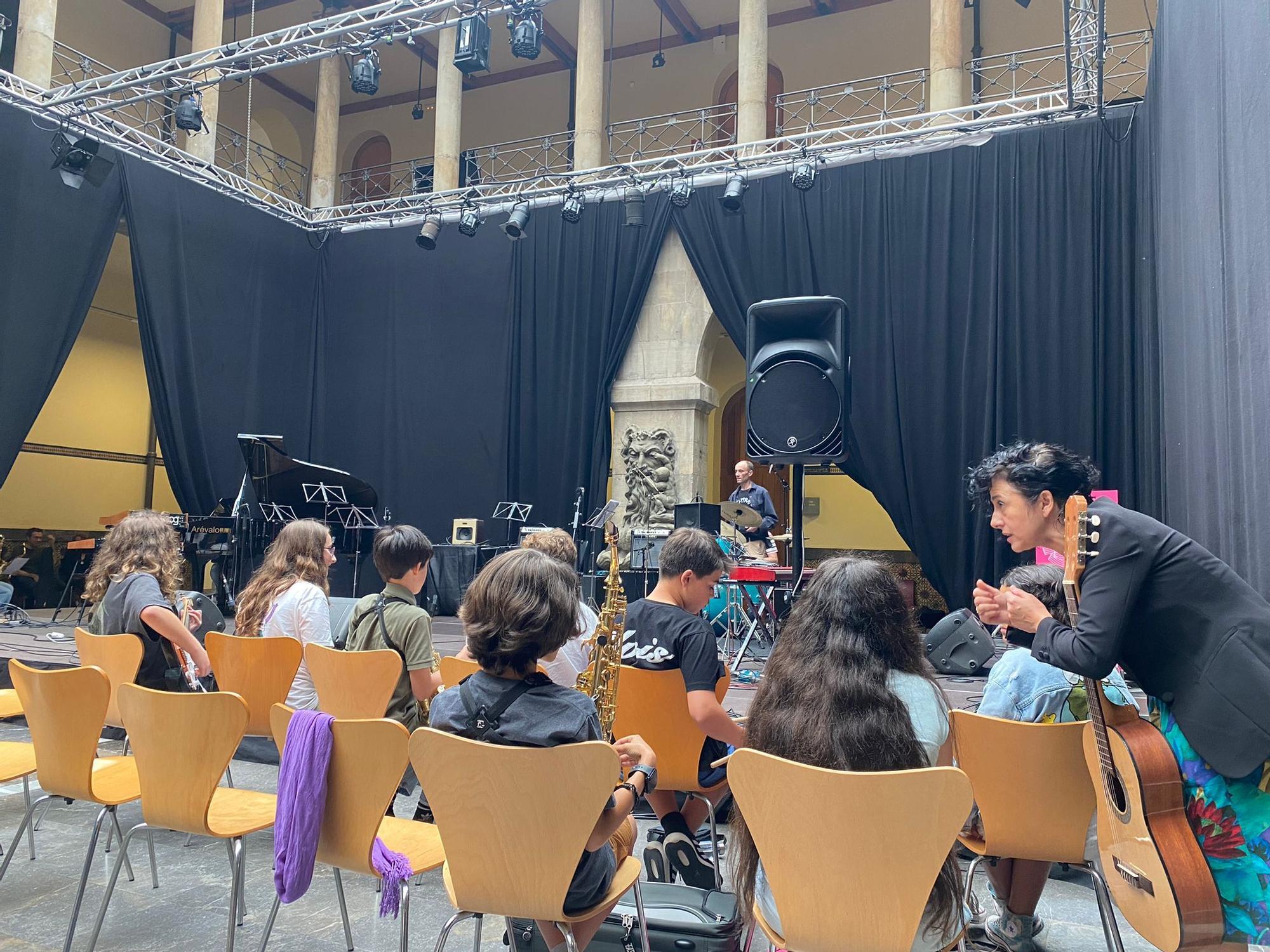 Así fue el concierto para clausurar los talleres de improvisación musical en Gijón (en imágenes)