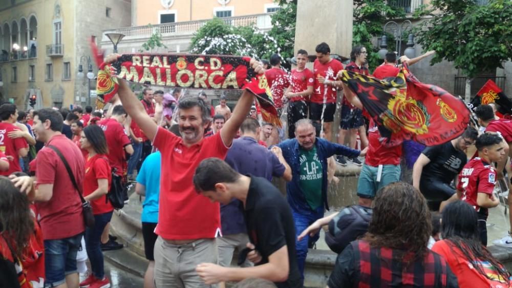 Fans feiern Ausfstieg von Real Mallorca