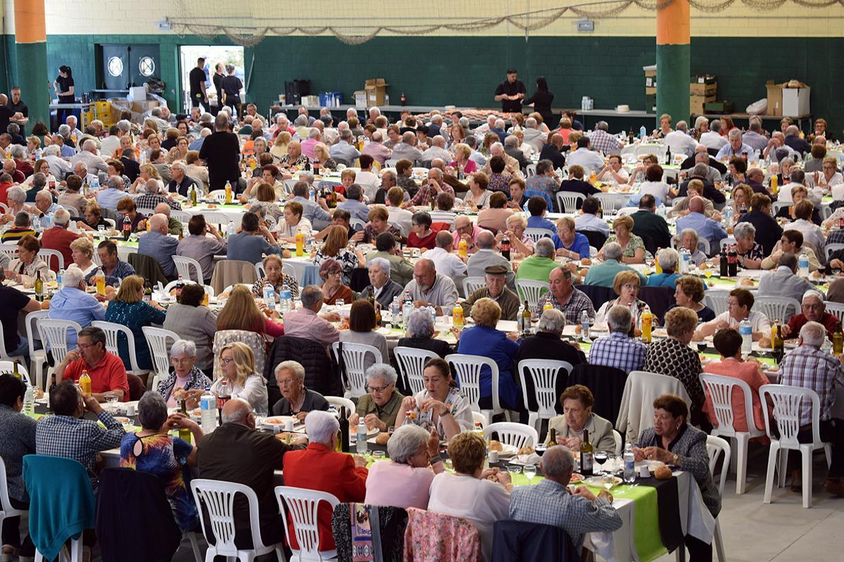 El almuerzo se celebró en el pabellón de Cordeiro.   | //  FDV