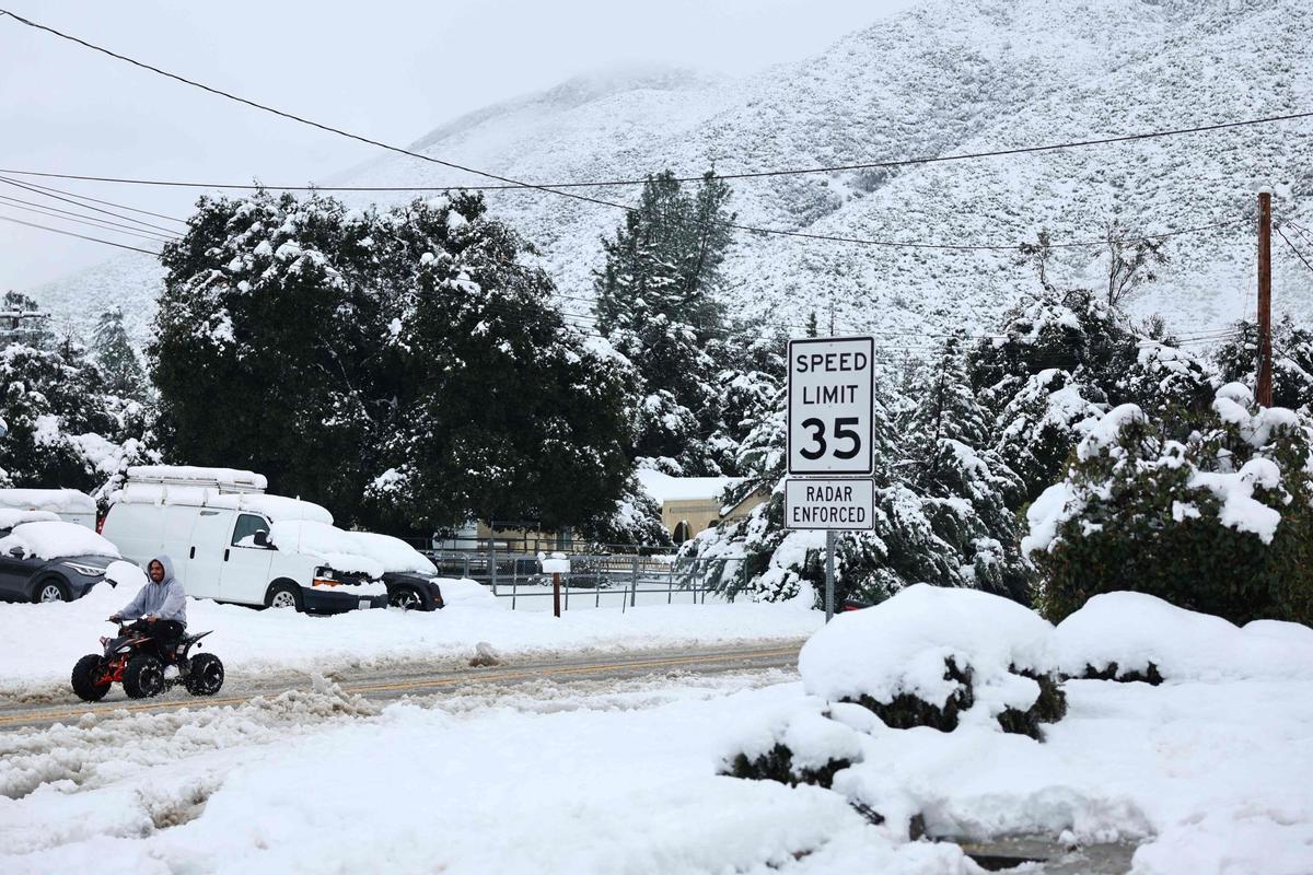 Fuertes nevadas en el sur de California