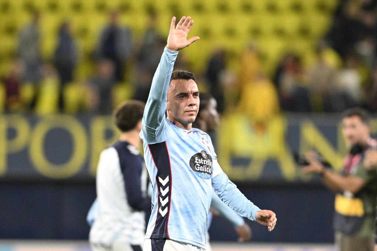 Aspas saluda a la afición viguesa.