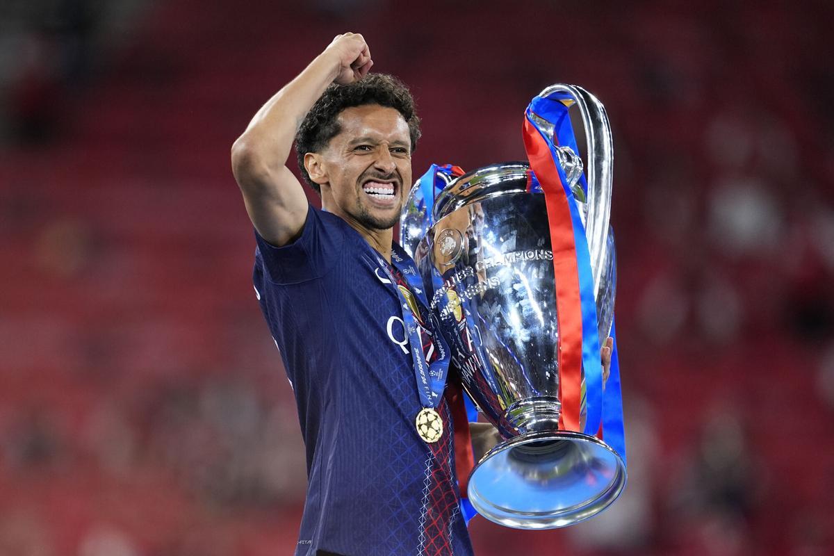 Marquinhos, con la Champions League ganada por el PSG en Budapest