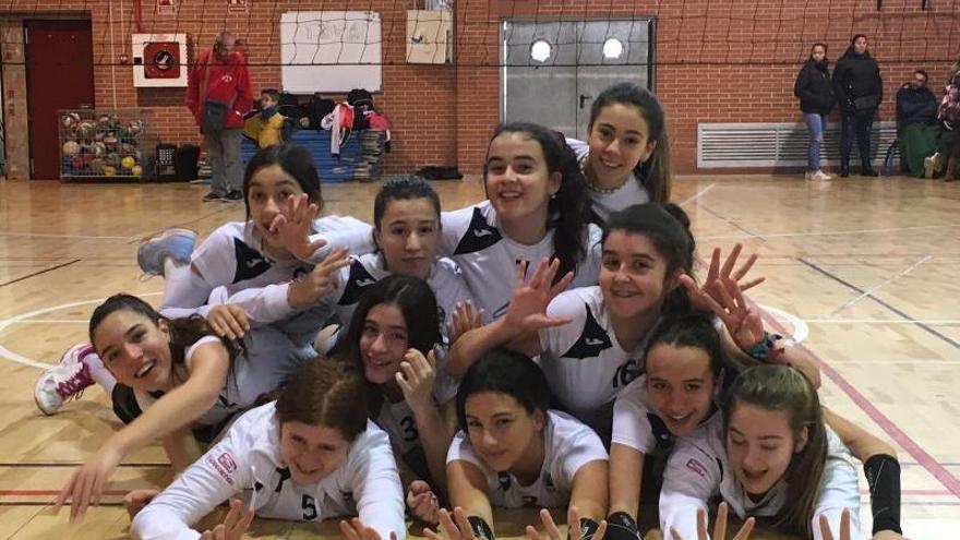 El Academia supera al Voley Guadalquivir