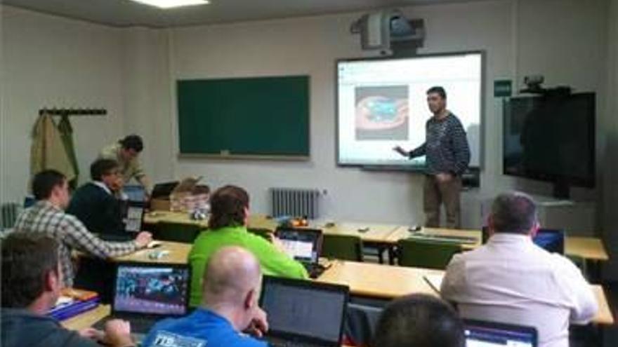 La UNED muestra un nuevo &#039;hardware&#039;