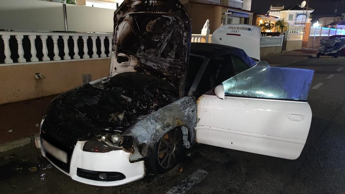 Estado en el que ha quedado el coche siniestrado en Torrevieja