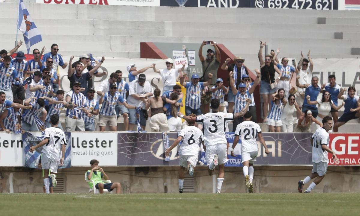 Poblense - Águilas: las imágenes del partido
