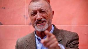 Arturo Pérez-Reverte carga contra un seguidor en X.