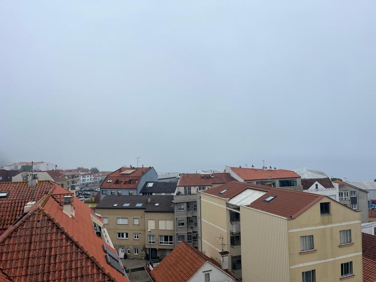Así se ve Vigo desde Cangas este lunes.