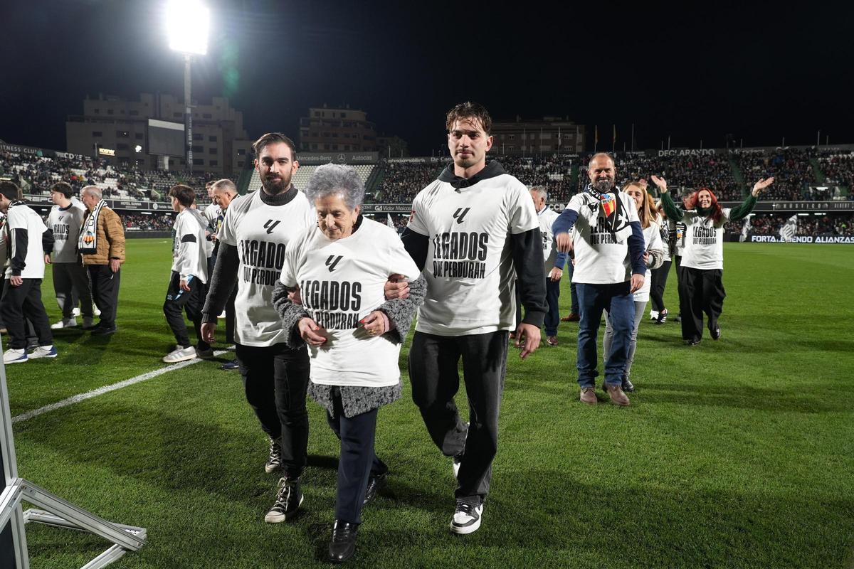 Galería | Las mejores imágenes de la afición y los homenajes del Castellón-Leganés