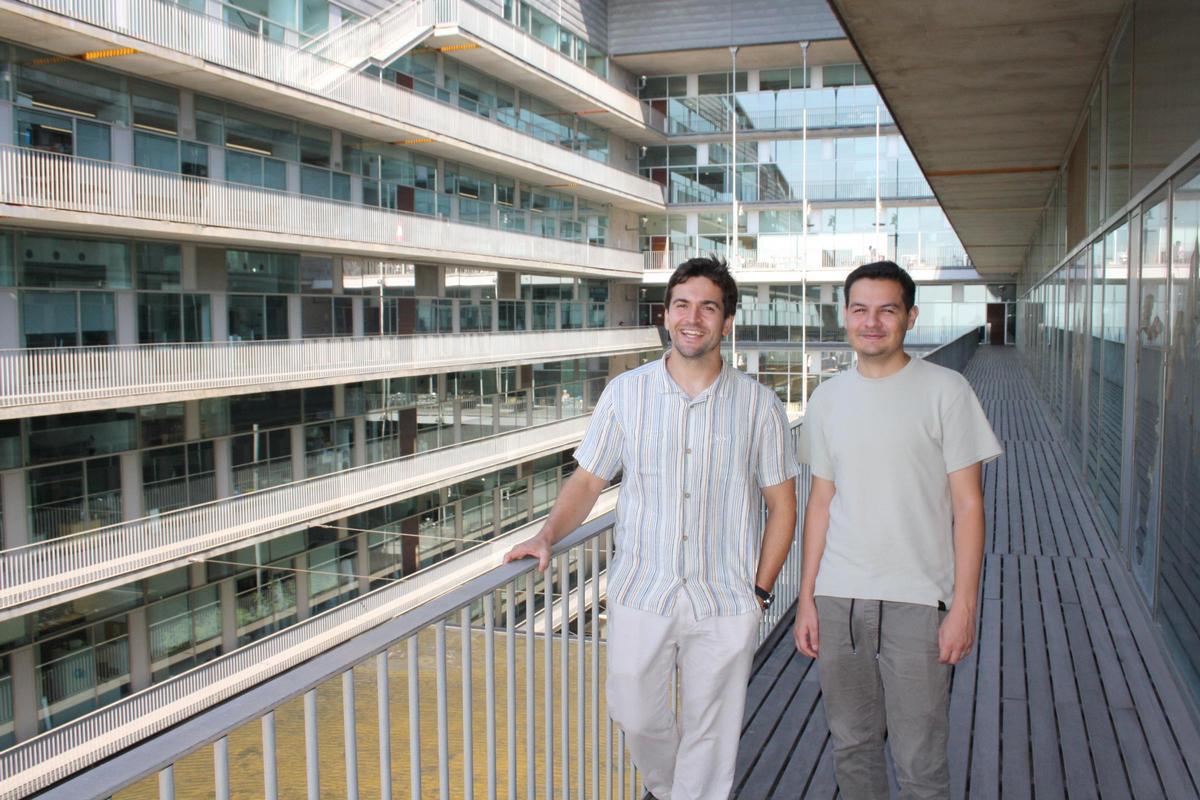 Los investigadores Bernardo Rodríguez Martin y Emiliano Sotelo Fonseca, del CRG.