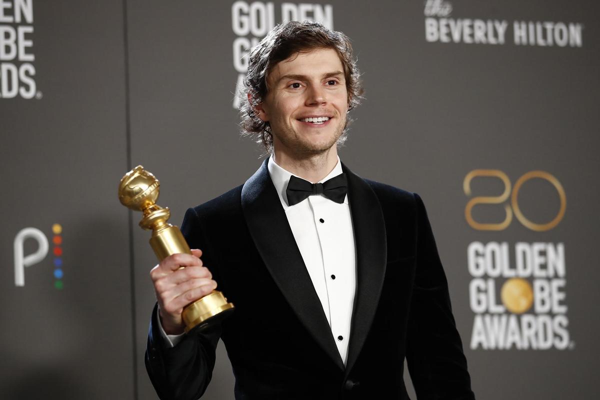 El actor Evan Peters, premiado como Mejor Actor en una Miniserie tras su trabajo en ’Dahmer’.