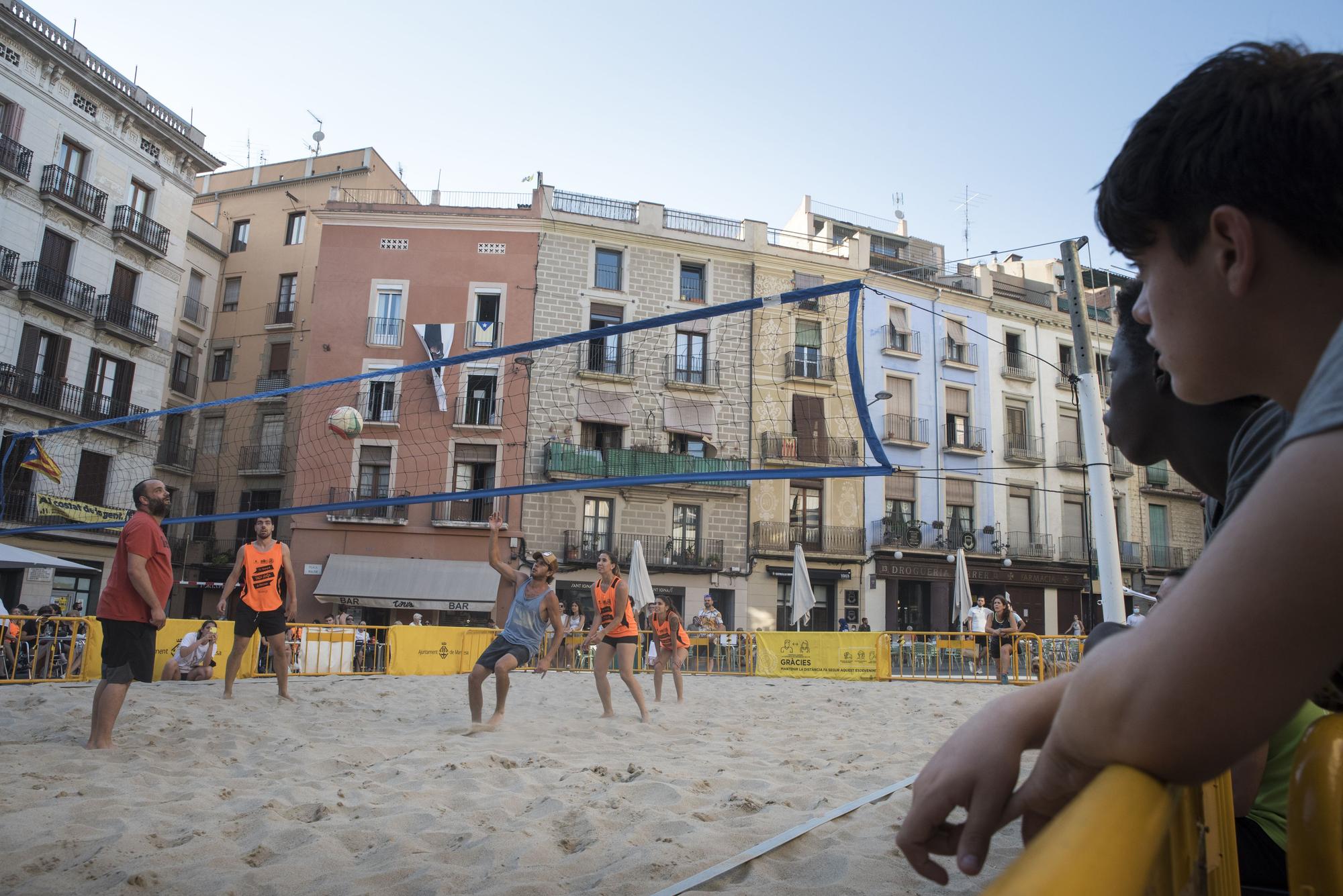 Torneig de Vòlei Manresa a la plaça Major