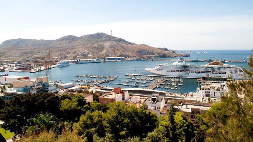 Vista del puerto desde el mirador de la Concepción