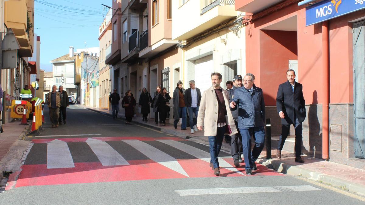 El alcalde, el presidente de la Diputación y el diputado de Carreteras, en la travesía urbana