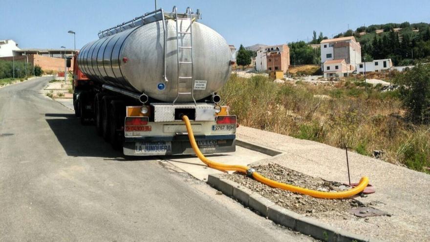 Málaga afronta agosto con la mitad de agua que hace un año y 30 pueblos con restricciones